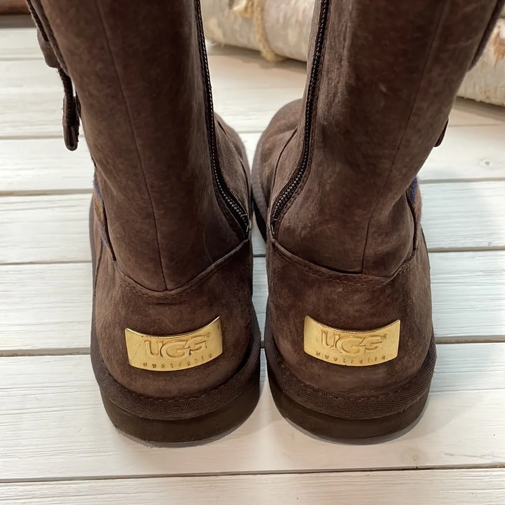 UGG Cargo II Boot with Zipper Brown size 6
